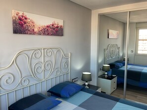 2 bedrooms, iron/ironing board, internet, bed sheets