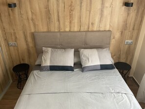 2 bedrooms, iron/ironing board, internet, bed sheets - Infinity (Torremolinos)