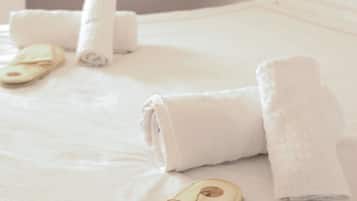 2 bedrooms, iron/ironing board, travel crib, WiFi