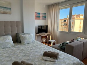 1 bedroom, WiFi - Hélios - City Center - Parking including (Torremolinos)