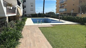 Unclassified image, 3 of 29, button - Colmena 69 - City Center (Torremolinos)