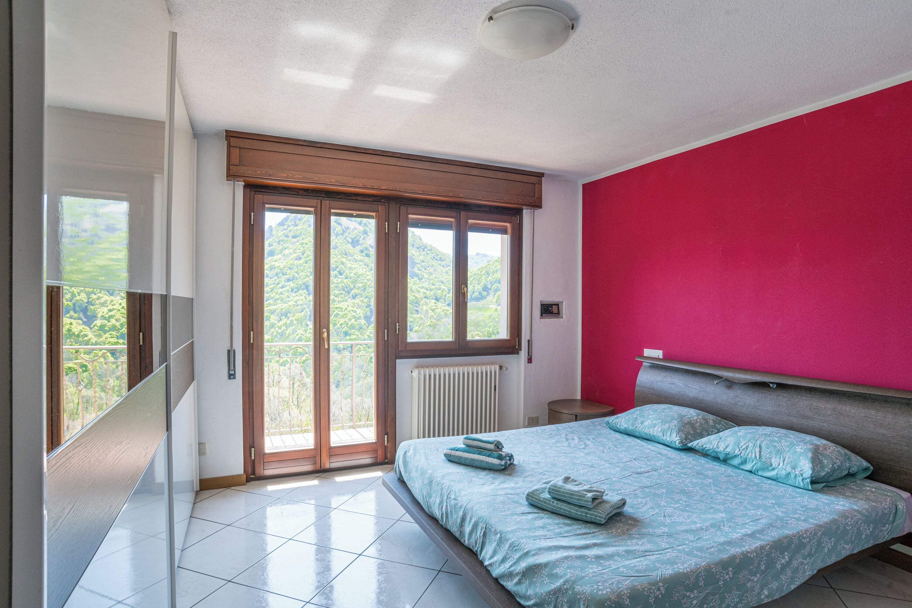 3 bedrooms, WiFi, bed sheets