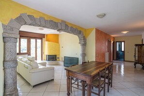 Familienhaus, Mehrere Schlafzimmer, 2 Bäder (Balcone Di Alex & Thomas) | Wohnbereich