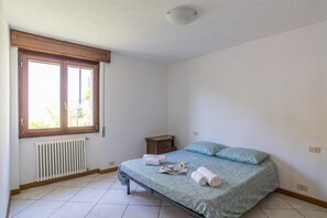 Family House, 3 Bedrooms, 2 Bathrooms (Balcone Di Alex & Thomas) | 3 bedrooms, WiFi, bed sheets - Balcone Di Alex & Thomas (Val Rezzo)