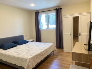 Deluxe Double Room, Courtyard View