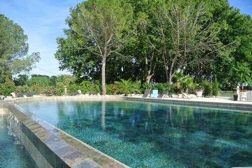 Grand Tamaris Hosting