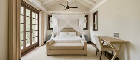 4 bedrooms, iron/ironing board, WiFi, bed sheets