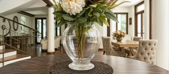 Colonial type 4-bedroom villa in Colombo with WiFi, AC