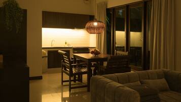 豪華別墅, 3 間臥室, 泳池景 | 私人廚房 | 雪櫃、微波爐、咖啡機/沖茶器、電熱水壺