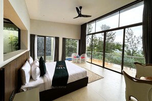 Lyxrum - privat pool - utsikt mot poolen | Egyptiska bomullslakan och sängtillbehör av högsta kvalitet