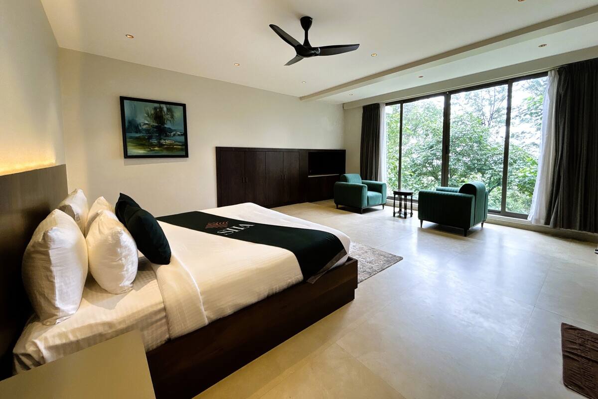 Luxury Room, Garden View | Egyptian cotton sheets, premium bedding, memory foam beds, in-room safe