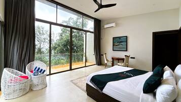 Luxury Room, Private Pool, Pool View | Mountain view