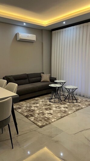 Kamer, 1 slaapkamer, roken, balkon | Woonruimte