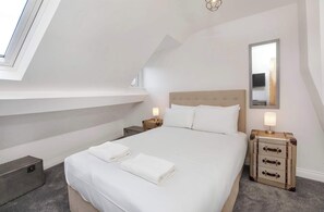 2 室のベッドルーム、アイロン / アイロン台、WiFi、ベッドシーツ