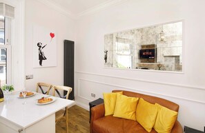 Unclassified image, 3 of 17, button