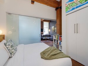 1 bedroom, desk, iron/ironing board, free WiFi