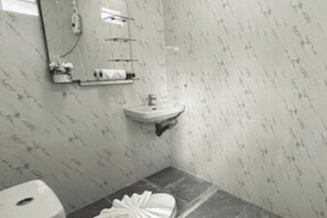 Toallas, jabón, papel de baño 
