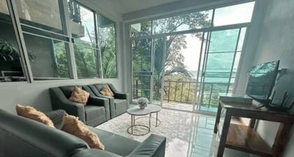 Charming 2-bedroom house with awesome Patong Sea view and City view