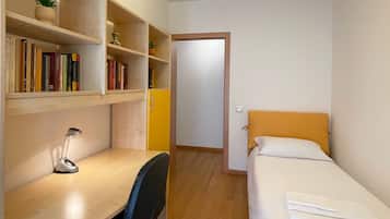 2 camere, una scrivania, ferro/asse da stiro, Wi-Fi gratuito