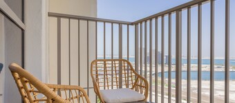 Bloomfields Cozy STU Reflection Tower A