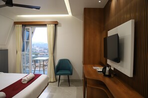 Grand Double Room | Frette Italian sheets, premium bedding, down comforters - Sova's Nature Hideout (Mawal)