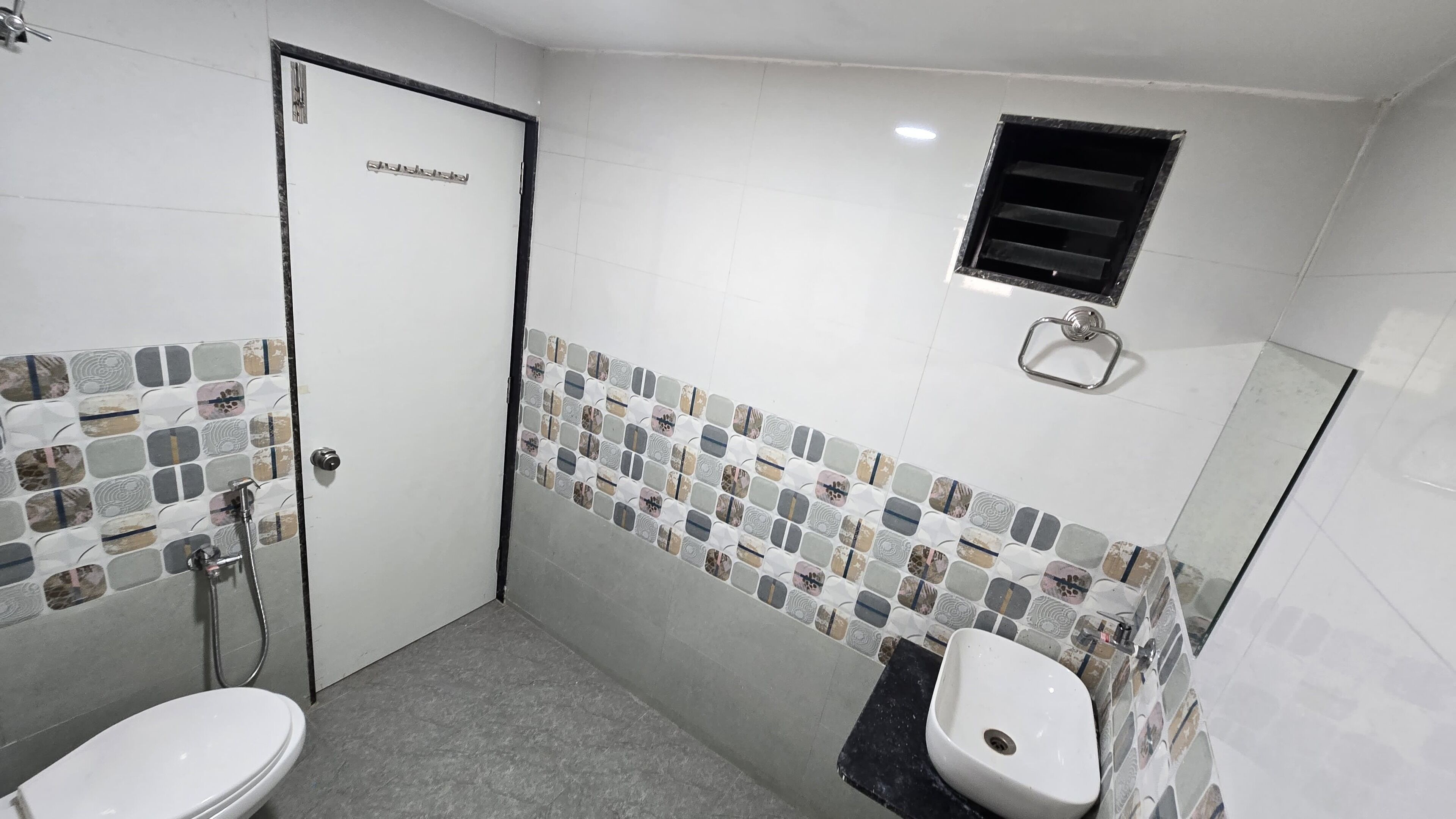 Free toiletries, towels, soap, toilet paper