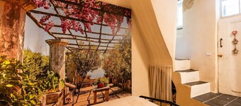 Wonderful villa for 3 guests with terrace and parking