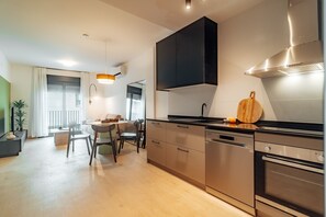 Apartment, City View | Private kitchen
