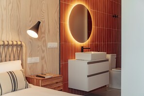 Apartment, 2 Bedrooms | Bathroom