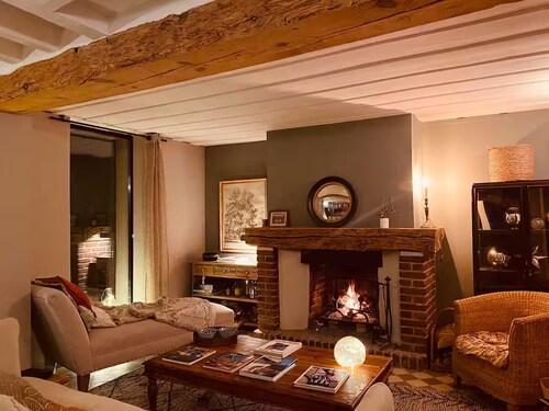 Charming house 20 mn from Giverny, 1 h from Paris and Deauville.