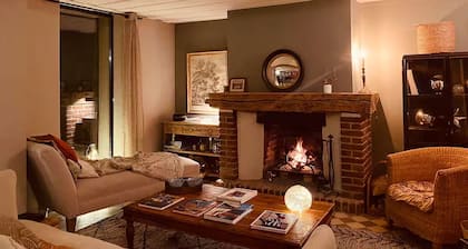 Charming house 20 mn from Giverny, 1 h from Paris and Deauville.