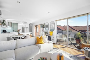 智能电视、DVD 播放器、办公室