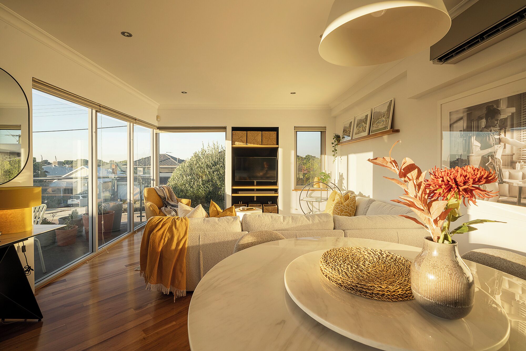 Smart TV, DVD player, offices