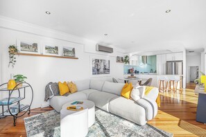 智能电视、DVD 播放器、办公室