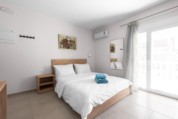 1 habitación y espacio para trabajar con laptop 