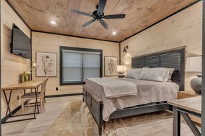 15 slaapkamers, een strijkplank/strijkijzer, wifi, beddengoed