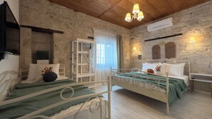 Standard Triple Room | WiFi (free) - mythos alaçatı (Cesme)