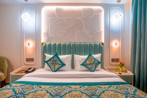 Premium bedding, free minibar items, desk, soundproofing - Hotel Horizon By Shanti (New Delhi)