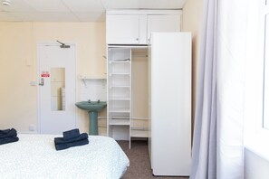 Double Room | Free WiFi - Brookvale Guest House Room 14 (Southampton)