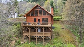 Exterior - Copper Top Cabin-3Br, 2Ba, Hot Tub, Near Ski Area (Maggie Valley)