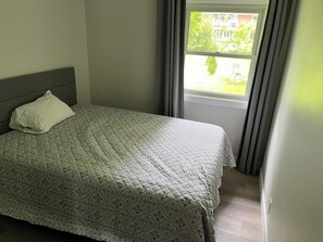 3 bedrooms, iron/ironing board, WiFi
