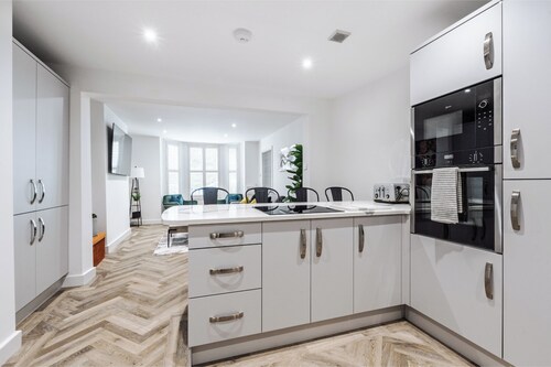 Riverside | Work-Stay | Free Dedicated Parking