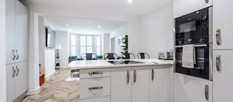 Riverside | Work-Stay | Free Dedicated Parking
