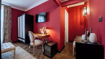 In-room safe, desk, soundproofing, iron/ironing board