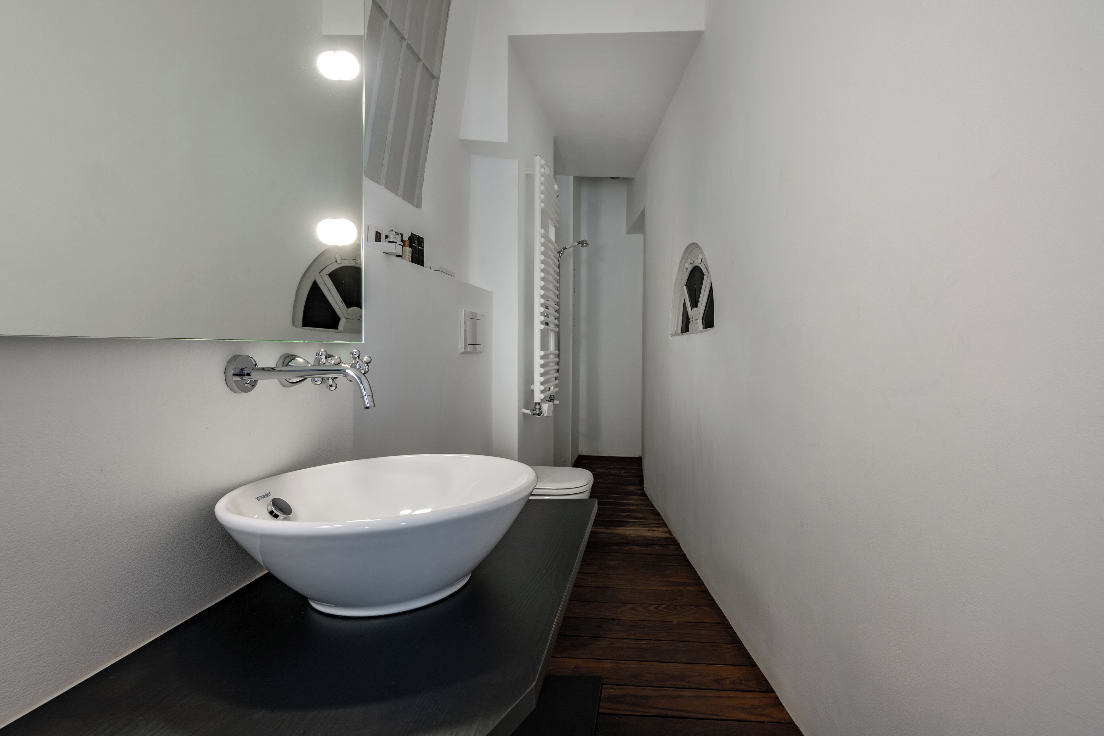 Deluxe-Suite | Badezimmer | Kostenlose Toilettenartikel, Haartrockner, Handtücher, Seife