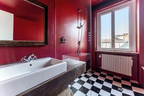 Deluxe Double Room | Bathroom | Free toiletries, hair dryer, towels, soap - Bagutta Suites (Milan)