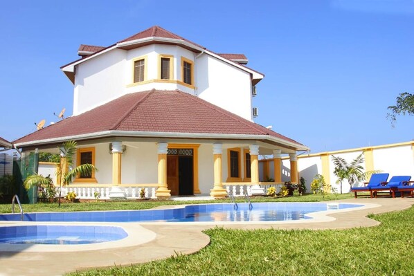 Villa, 4 Bedrooms, Accessible, Smoking | Pool