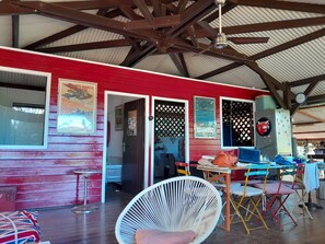 Outdoor dining - CARBETS in the Guiana forest (Roura)