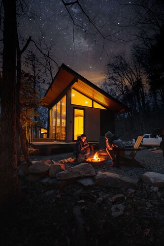 The View Glass Cabin at Four Fillies Lodge