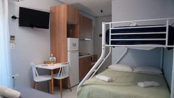 Deluxe Studio 205, Sea View | Coin séjour | TV connectée